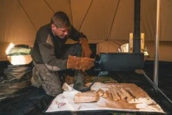 Outwell Robens Klondike Twin Tipi Tent (2023) 16 Outwell Robens Klondike Twin Tipi Tent (2023) -Camping Gear Shop 130359 klondike twin feature photo8